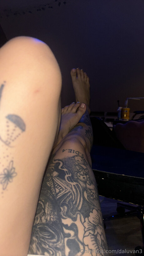 Daluvan3 modèle sympa des photos