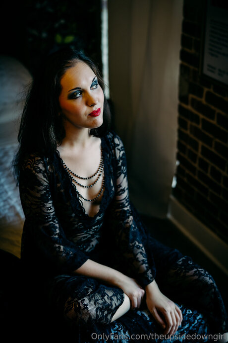 Theupsidedowngirl modèle pornographique img
