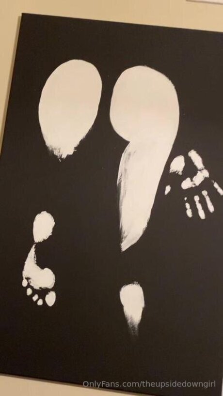 Theupsidedowngirl modèle artistique img