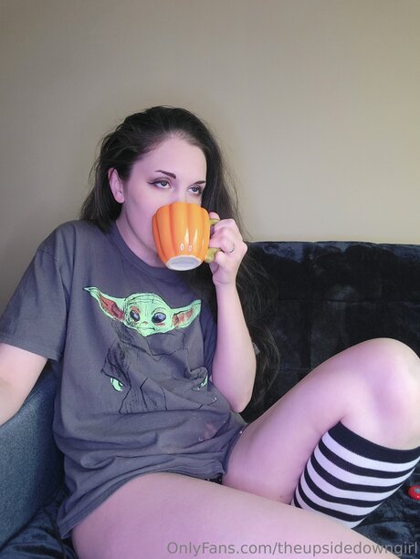 Theupsidedowngirl modèles nus photo