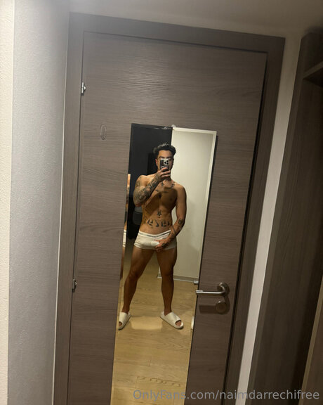 Naim Darrechi star du porno en haute qualité galeries