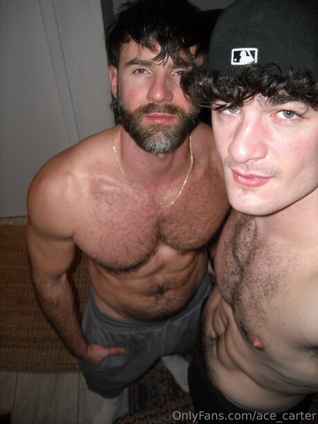 Ace Carter nus de stars du porno img