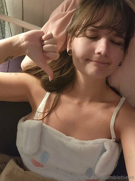 Bumblebieve beau modèle img