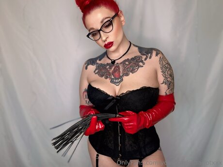 Yourscarletharlotxxx actrice sexy archive