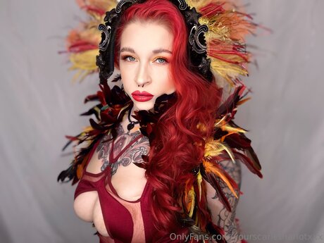 Yourscarletharlotxxx modèle adulte images