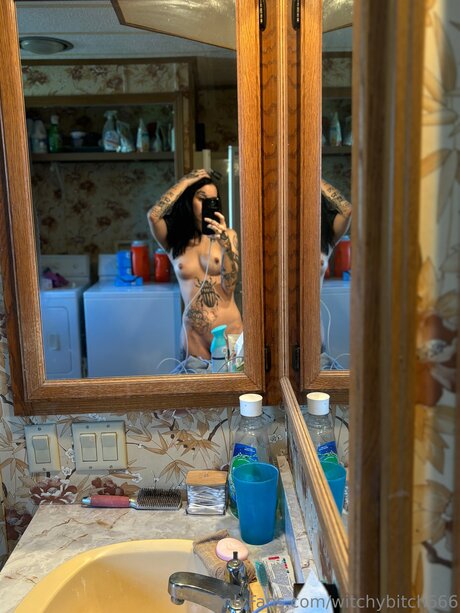 Witchybitch666 modèle pornographique galerie