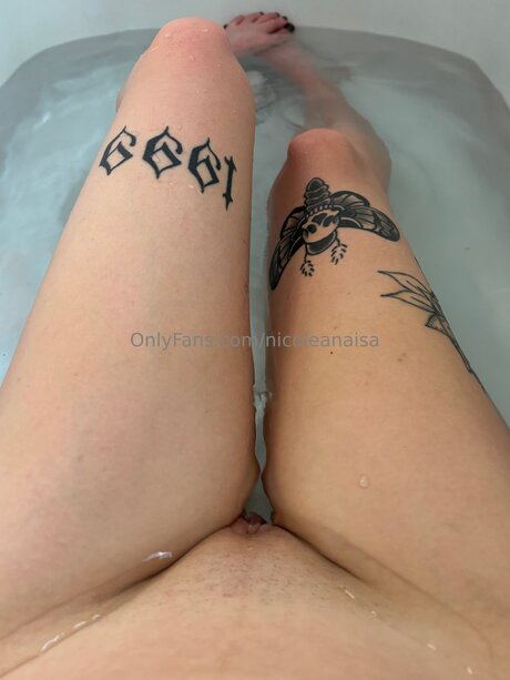 Nicoleanaisa modèle érotique image