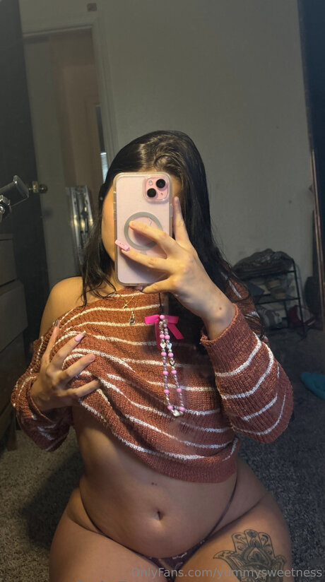 Yummysweetness modèle xxx collection