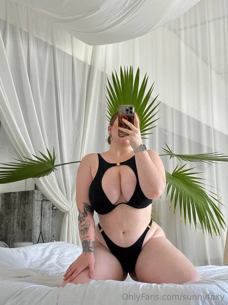 Sunnyfoxy actrice de sexe photo