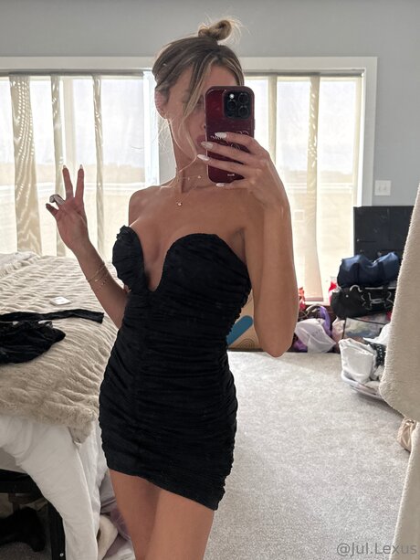 Jul Lexus nus de stars du porno img