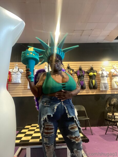 Shugag1 étoile nue archive