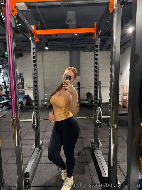 Bunny Emilia actrice chaude collection