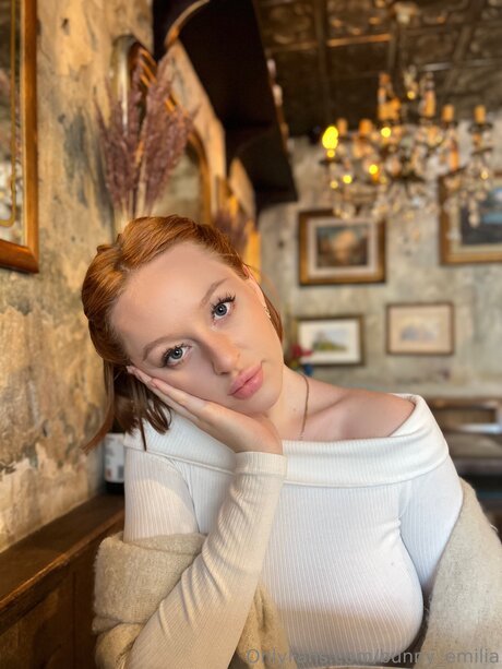 Bunny Emilia jolie étoile img