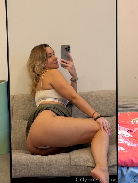 Youmarija modèle chaud photo