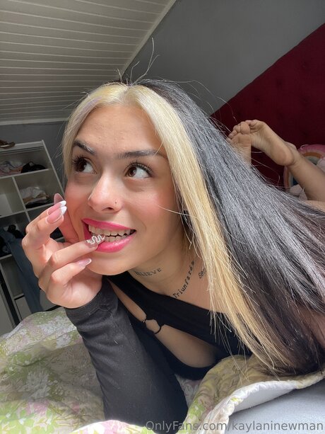 Kaylaninewman modèle gratuit collection