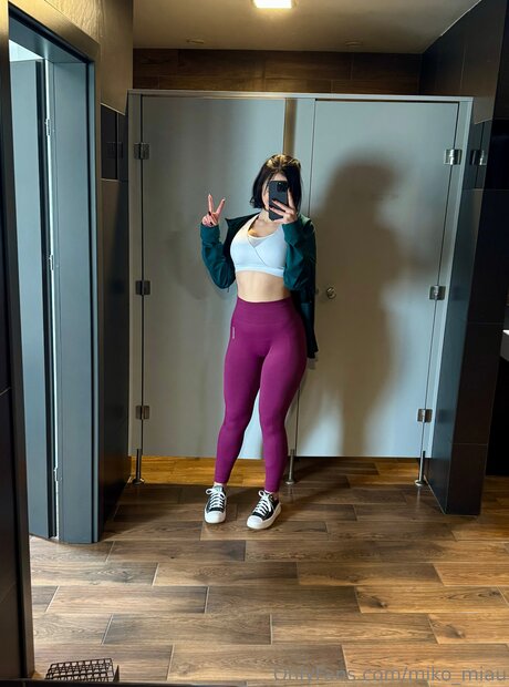 Miko Miau modèle xxx image