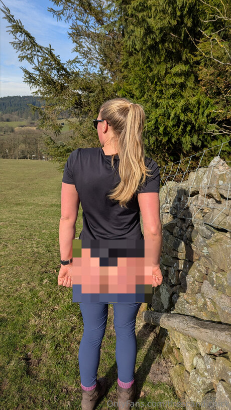 Thescandichick modèle nu des photos