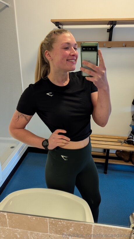 Thescandichick star du porno adulte galerie