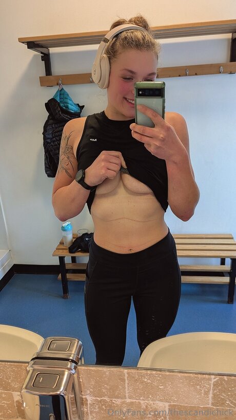 Thescandichick actrice sexy photo