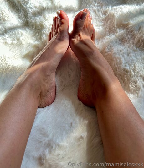 Mamisolesxxx beau modèle des photos