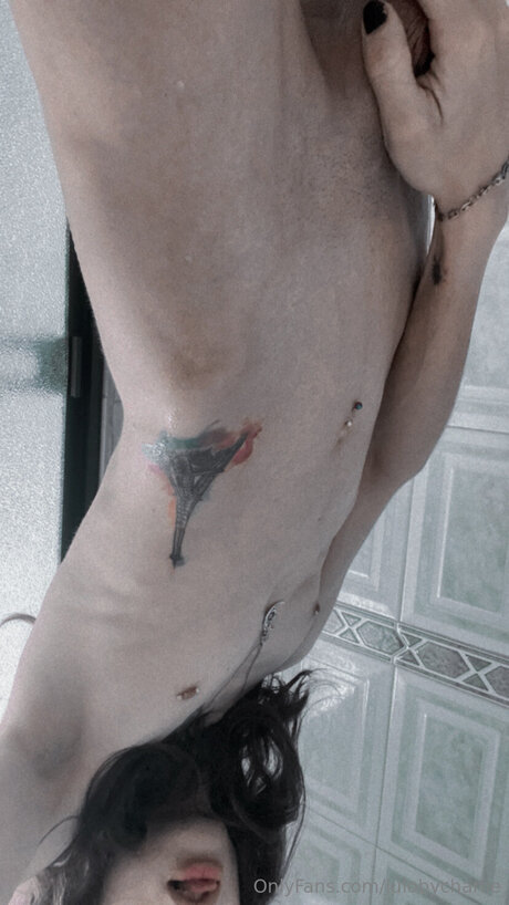 Lulobycharlie modèle artistique des photos