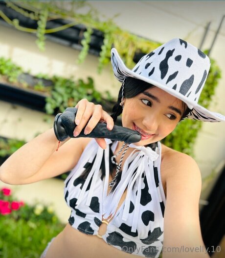 Lovelly 10 actrice adulte image