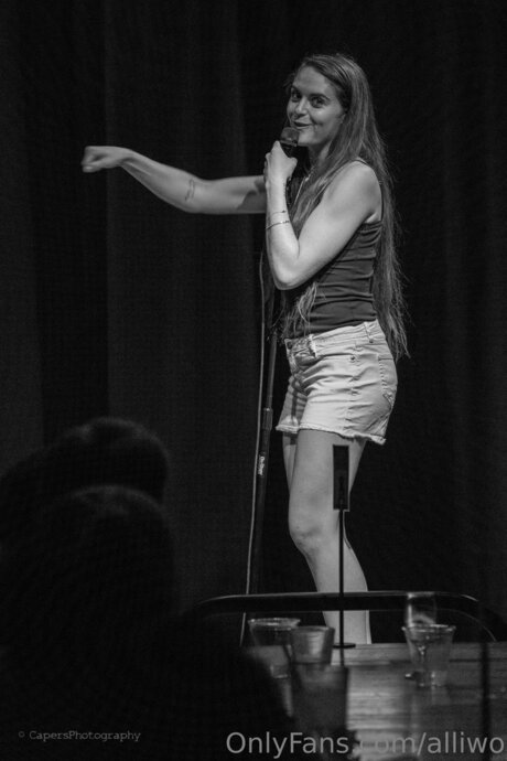 Alliwo étoile sexy photo