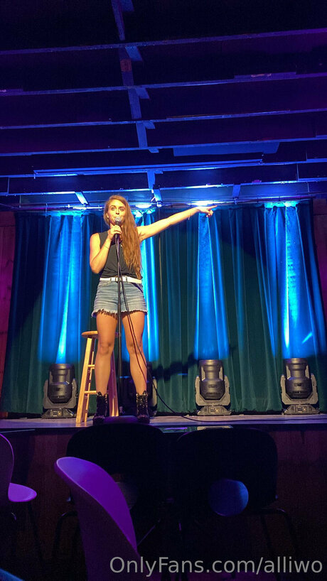 Alliwo modèle porno image