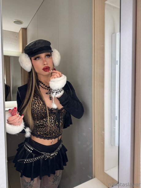 Nikkitaslayer modèle xxx collection