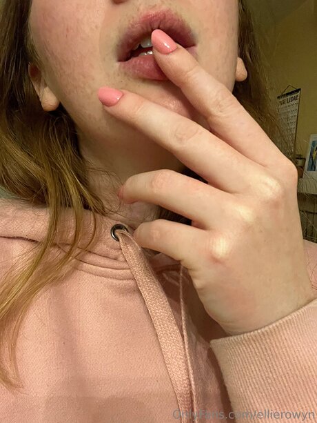 Ellierowyn jolie étoile des photos