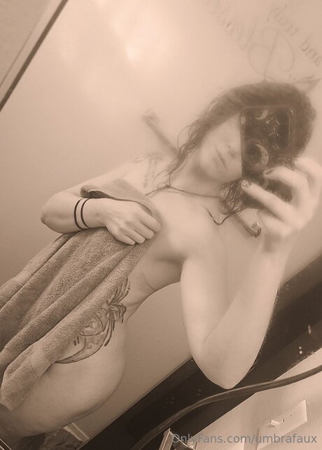 Umbrafaux modèle magnifique archive