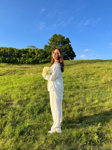 Shine Inessa belle star du porno collection