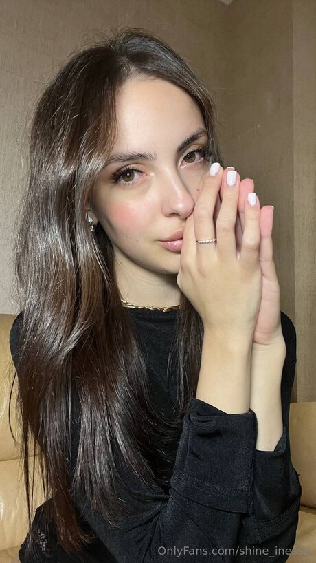 Shine Inessa star du porno chaude images