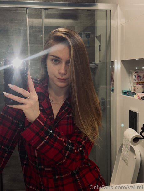 Vallmi modèle chaud des photos