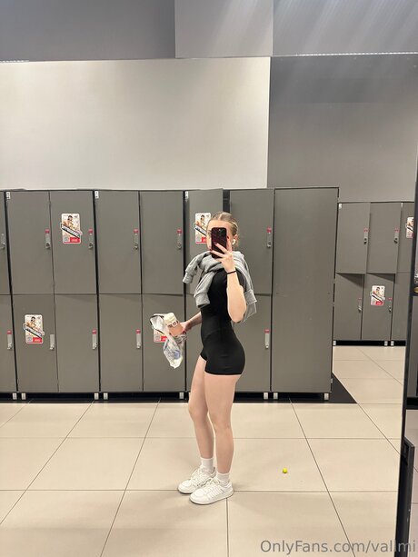 Vallmi star érotique photo