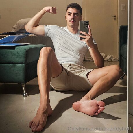 Daaddyhott étoile sympa photo