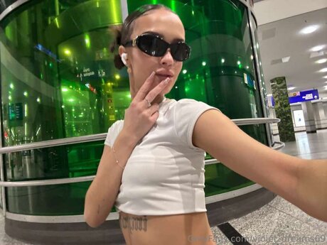 Violet Dreams69 modèle de haute qualité photos