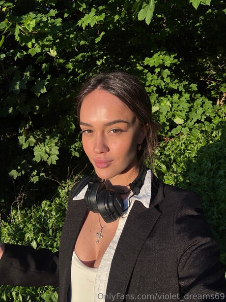 Violet Dreams69 nus star du porno image