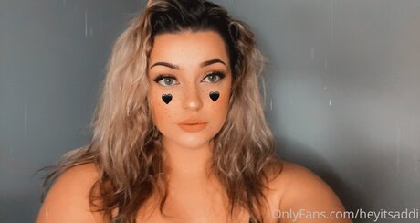 Heyitsaddi star pornographique image