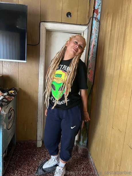 Latina Rastabarbie actrice érotique collection