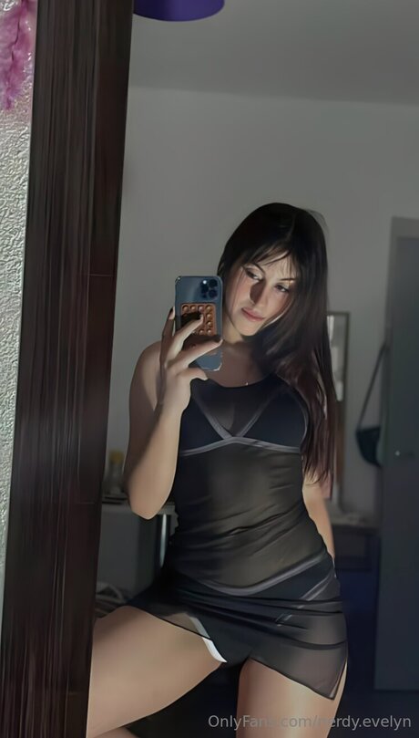 Nerdy Evelyn modèle photos