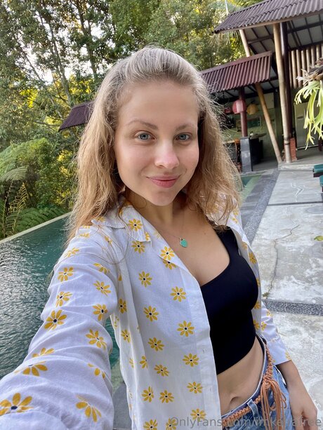 Imkeira Tv star du porno nue galerie