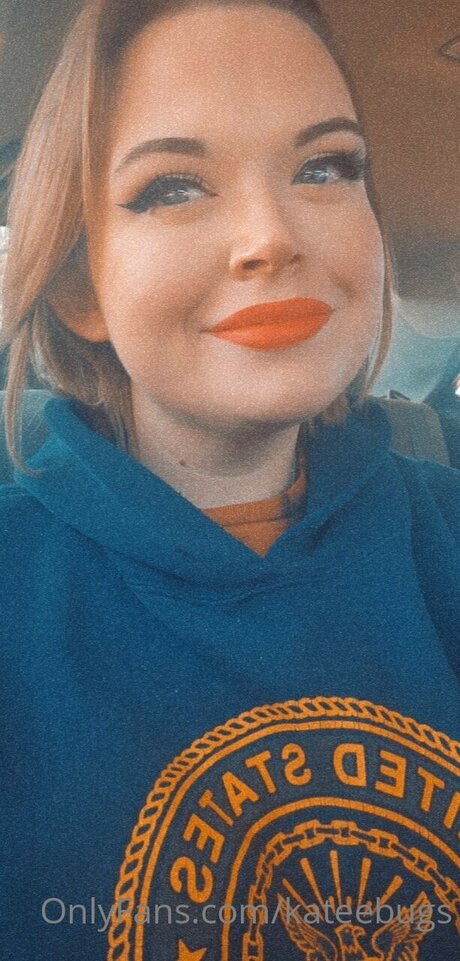 baisers lesbiens onlyfans érotique de haute qualité photos