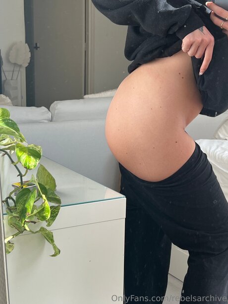 Rebelsarchive actrice artistique des photos