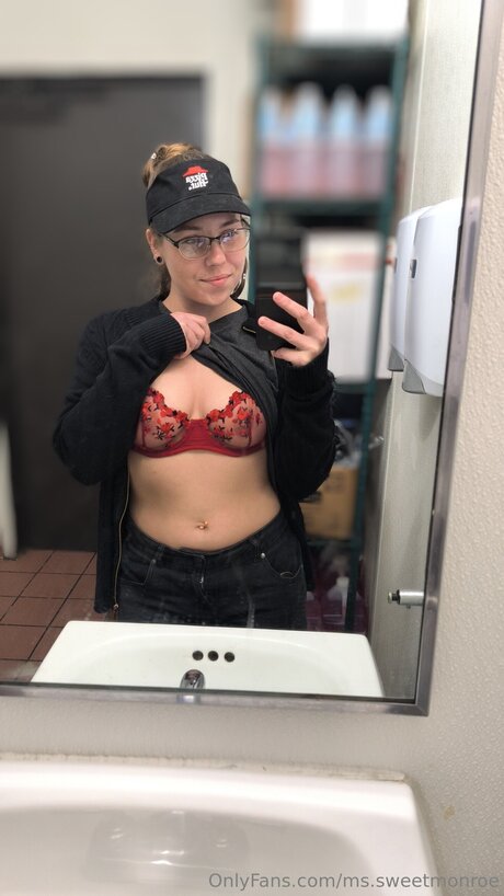 Ms Sweetmonroe sexe star du porno images