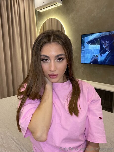 Alexiaasher joli modèle collection