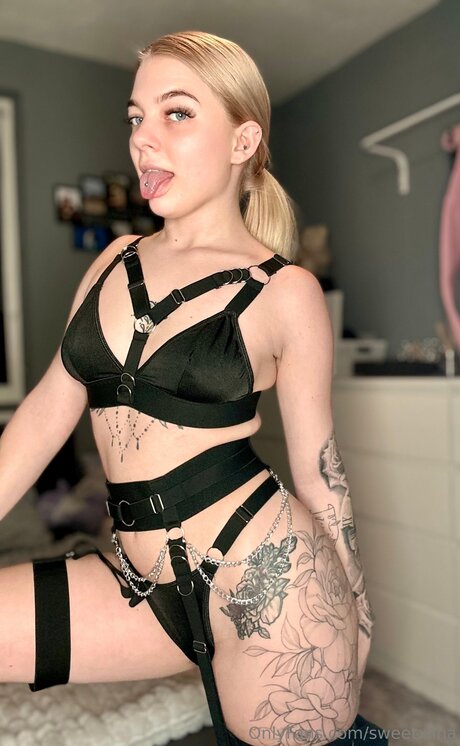 Sweetxlina modèle xxx collection