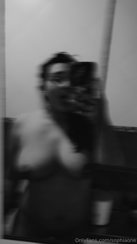 Sophiaone actrice sexy des photos