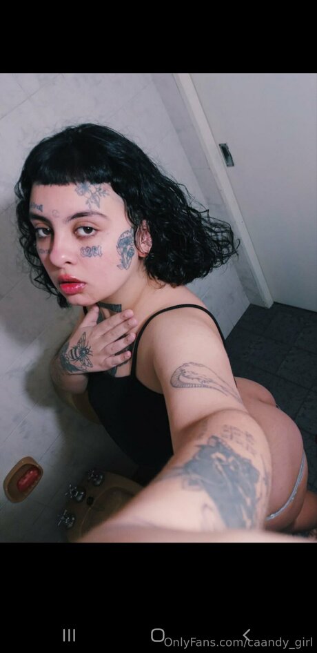 Caandy Girl star du porno parfaite image