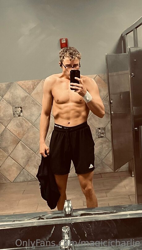 entraînement en salle de sport uniquement pour les fans adulte érotique photos